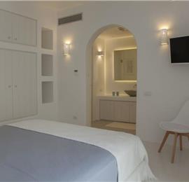 8 Bedroom Villa with Pool in Ambelas on Paros, Sleeps 16